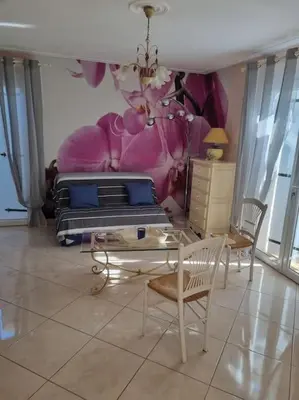 Coin salon dans l'établissement Agréable maison au cœur de St Hilaire