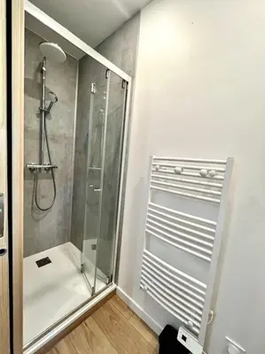 Salle de bains dans l'établissement Zola 2pers Tv
