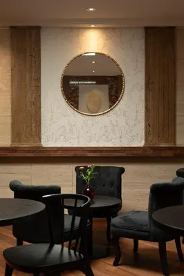 Coin salon dans l'établissement Hôtel Sedrez