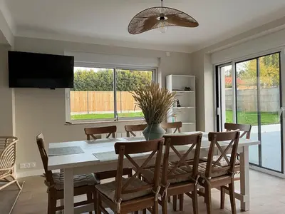 Cuisine ou kitchenette dans l'établissement Villa chaleureuse 8 personnes - Nouveau
