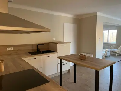 Cuisine ou kitchenette dans l'établissement Villa chaleureuse 8 personnes - Nouveau