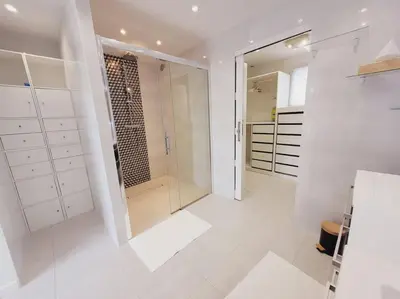 Salle de bains dans l'établissement La villa des Taillis, 10 pers