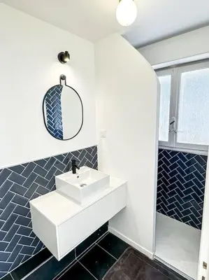 Salle de bains dans l'établissement Charmant logement au bord de mer