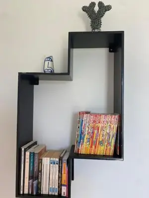 Bibliothèque dans la maison de vacances
