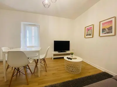 Télévision ou salle de divertissement dans l'établissement Casa Jardin des Plantes : T2