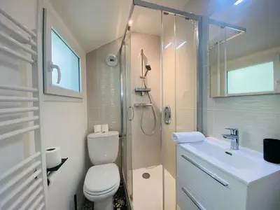 Salle de bains dans l'établissement Casa Jardin des Plantes : Studio