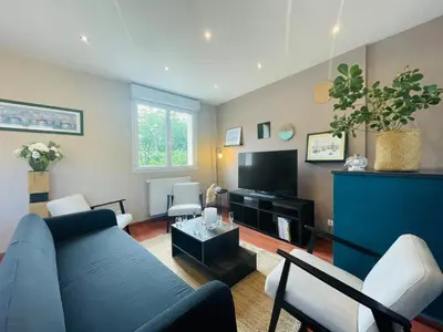Télévision ou salle de divertissement dans l'établissement Casa Belle Rive