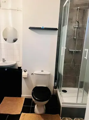 Salle de bains dans l'établissement Studio proche du front de mer en plein centre-ville