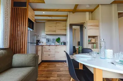 Cuisine ou kitchenette dans l'établissement Cottage Grand Fay à 10 min des plages