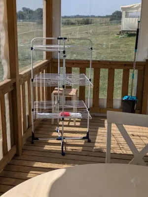 Plan de l'établissement Mobil home 4x8m et terrasse 18m2