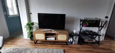 Télévision ou salle de divertissement dans l'établissement La maison ocre - chambre turquoise