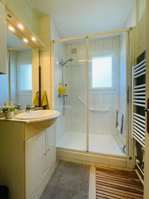 Salle de bains dans l'établissement Casa Spacieuse