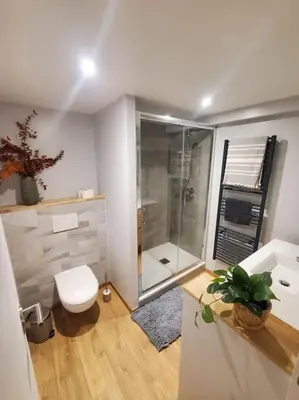 Salle de bains dans l'établissement Sur le chemin du Cens