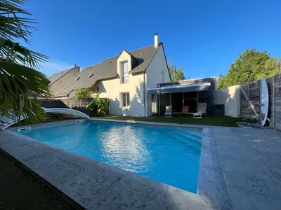 Piscine de l'établissement Chambre Bouchemaine Angers ou située à proximité