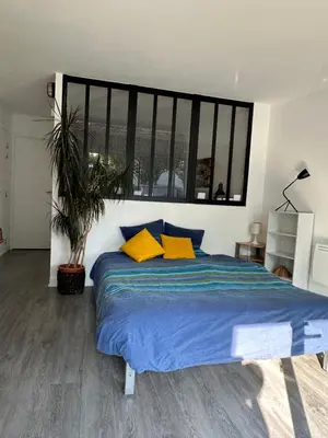Un ou plusieurs lits dans un hébergement de l'établissement Chambre Bouchemaine Angers