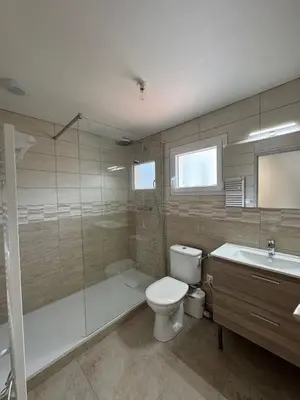 Salle de bains dans l'établissement Pavillon bord de mer - 10min des plages en vélo