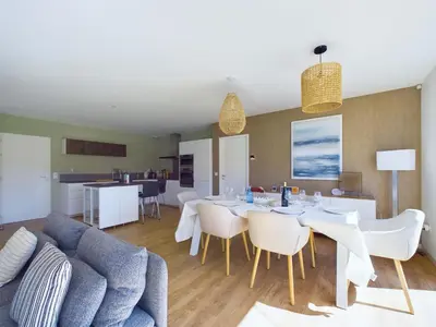 Cuisine ou kitchenette dans l'établissement Maison pour 6 adultes avec piscine