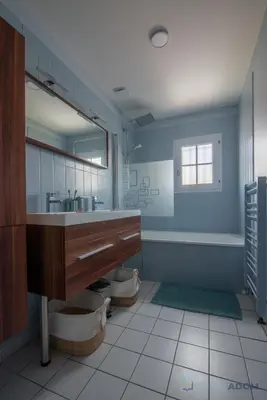 Salle de bains dans l'établissement Maison rénovée proche mer