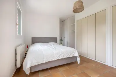 Un ou plusieurs lits dans un hébergement de l'établissement Villa de famille pour 13 à 200m de la mer