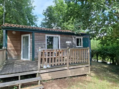 Jardin de l'établissement Camping L'AMBOIS