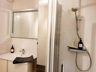 Salle de bains dans l'établissement Lil Bretech