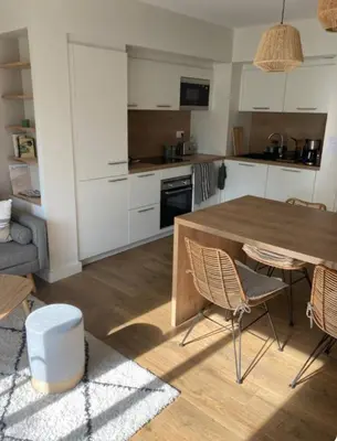 Cuisine ou kitchenette dans l'établissement Appartement d'Exception à 20m de la Plage Votre Évasion Parfaite