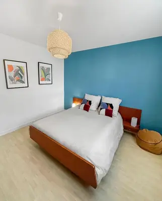 Un ou plusieurs lits dans un hébergement de l'établissement Maison familiale à 500m des plages avec jardin