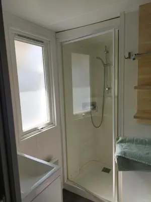 Salle de bains dans l'établissement Pole equestre la challoire 85290 evrunes
