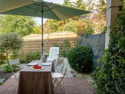 Jardin de l'établissement Apartment Port Saint-Jacques by Interhome