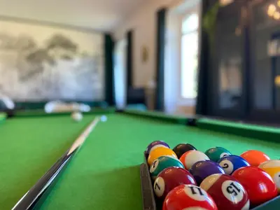 Billard dans l'établissement Le Château de Bel Air - Suite de 125m2 - Expérience unique