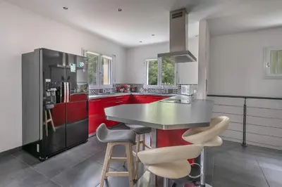Cuisine ou kitchenette dans l'établissement Maison pour 6 à 900m de la plage