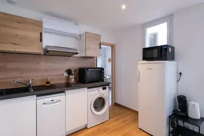 Cuisine ou kitchenette dans l'établissement Le Penhoët -Proche Gare St Nazaire