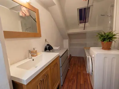 Salle de bains dans l'établissement Le Nid 2 4pers Centre ville WIFI