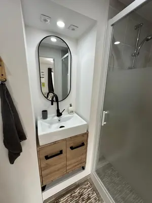 Salle de bains dans l'établissement Belle Maison de ville neuve
