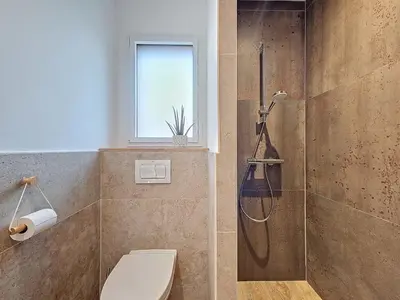 Salle de bains dans l'établissement Charmant studio Bernerie-en-Retz