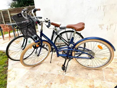 Vélo sur le terrain de l'établissement Escapade détente proche plage avec Spa privé ou dans les environs