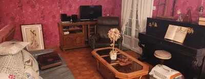 Télévision ou salle de divertissement dans l'établissement La Genetouze