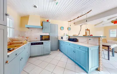 Cuisine ou kitchenette dans l'établissement 3 Bedroom Nice Home In Barbatre