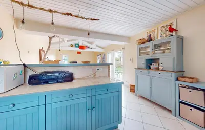 Cuisine ou kitchenette dans l'établissement 3 Bedroom Nice Home In Barbatre