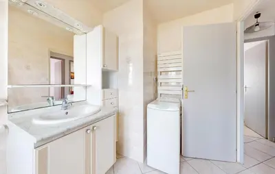 Salle de bains dans l'établissement 3 Bedroom Nice Home In Barbatre