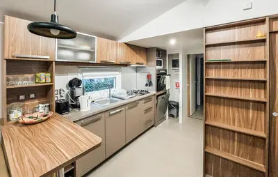 Cuisine ou kitchenette dans l'établissement Beautiful Stacaravan
