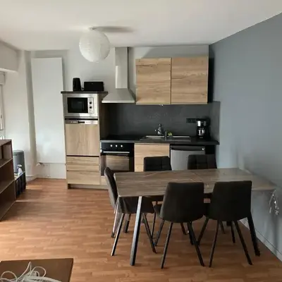Grand studio centre ville St Pierre