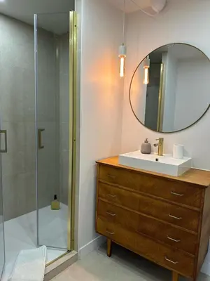 Salle de bains dans l'établissement Sous les étoiles de Paimboeuf