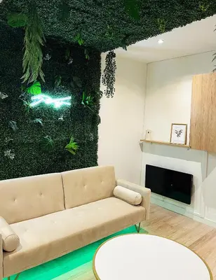 Coin salon dans l'établissement Cosy Angevin - Joli petit appartement