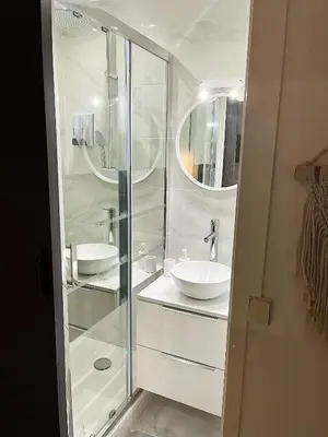 Salle de bains dans l'établissement Cosy Angevin - Joli petit appartement