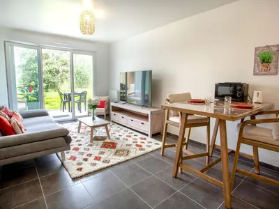 Télévision ou salle de divertissement dans l'établissement Apartment Atlantica-2 by Interhome