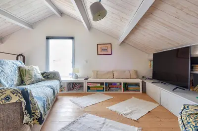 Coin salon dans l'établissement Maison pour 6, à proximité du centre ville