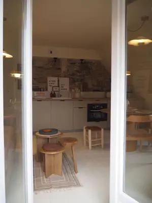 Cuisine ou kitchenette dans l'établissement Studio de charme refait à neuf place Graslin