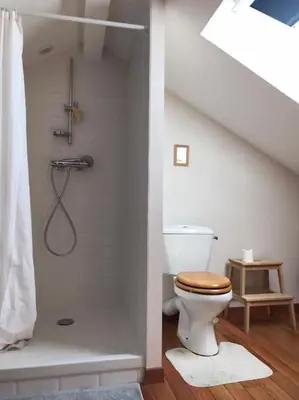 Salle de bains dans l'établissement Petite maison cosy