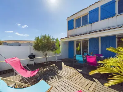 Balcon ou terrasse dans l'établissement À 550m de la plage, jolie maison pour 5